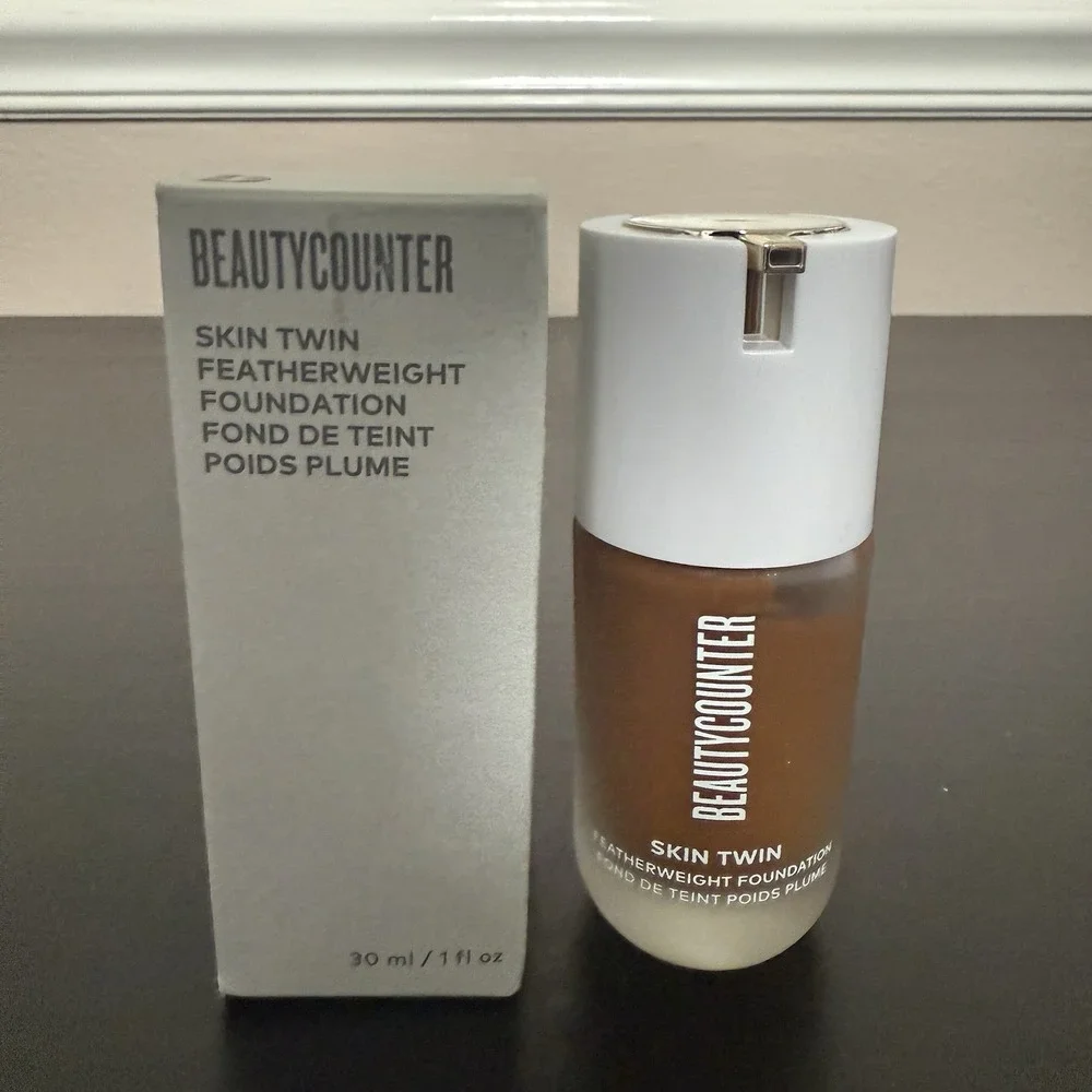 BEAUTYCOUNTER -SHADE: DARK 570- Skin Twin Featherweight Plumping Foundation-NEW!